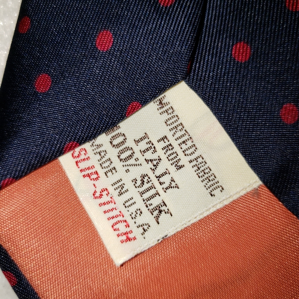 John Henry 100% Italian silk mens tie navy blue with red polka-dots - Picture 6 of 9
